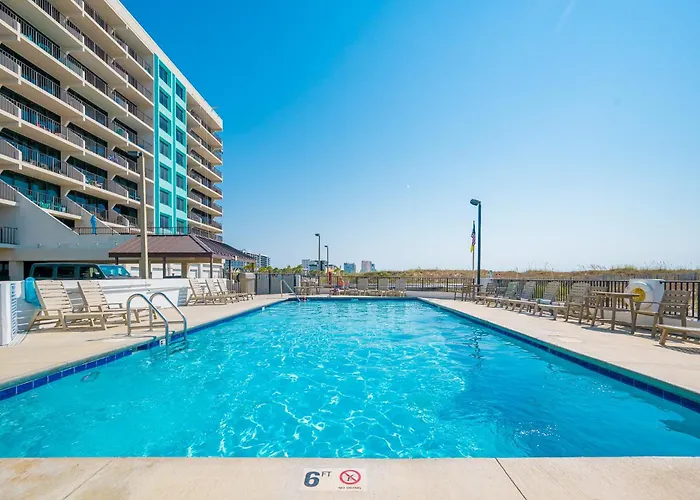 Apartment Island Winds East 806